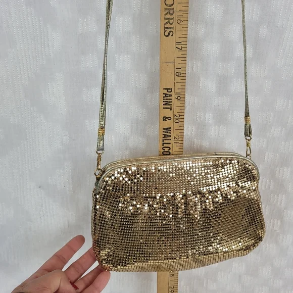 Whiting and Davis vintage shimmer gold small purse clutch with strap fancy party - Picture 11 of 13